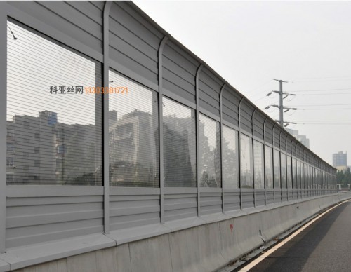 武汉阳光板隔音冲孔板-- 科亚武汉声屏障生产厂家