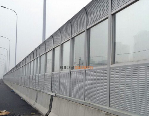 桂林公路隔音屏障-- 科亚桂林声屏障生产厂家