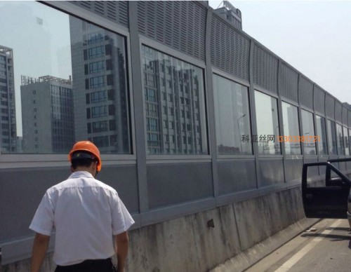 丽江公路隔音冲孔板-- 科亚丽江声屏障生产厂家